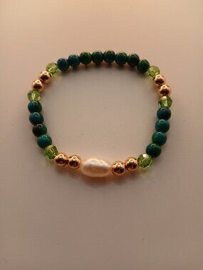 Mermaid Core Green Bead and Crystal Stretch Bracelet with Pearl and Gold Accents